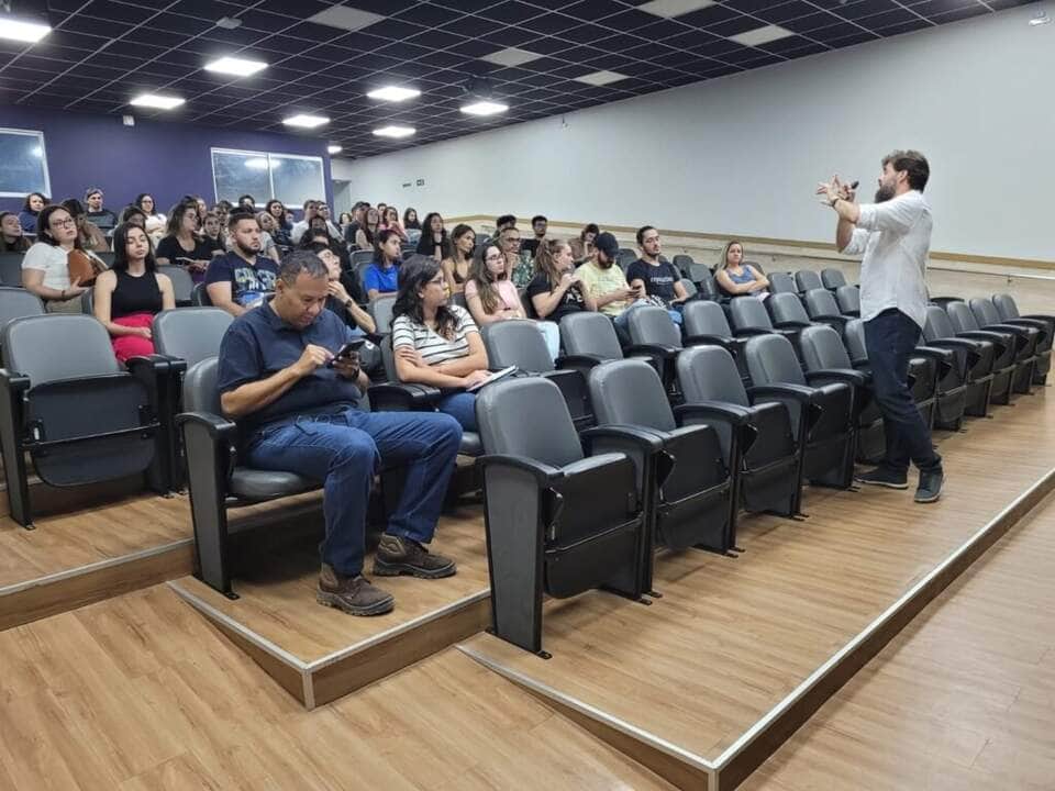 Estudantes de Arquitetura participam de apresentação sobre o projeto do BRT_6610693a59d21.jpeg